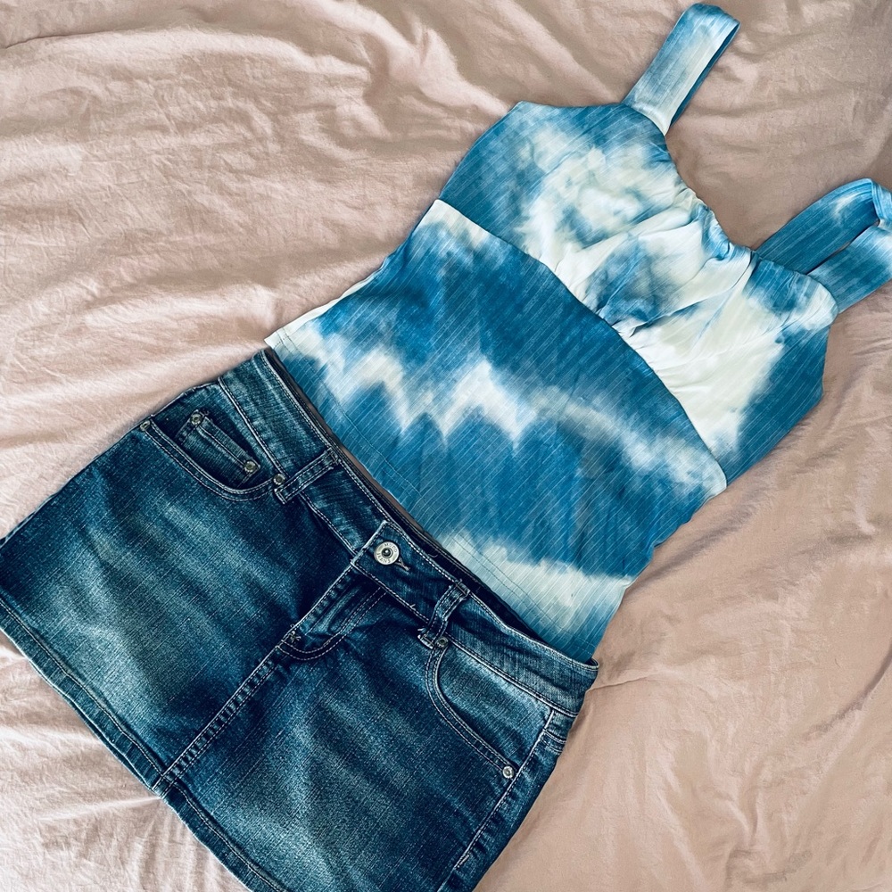 Light blue tank top